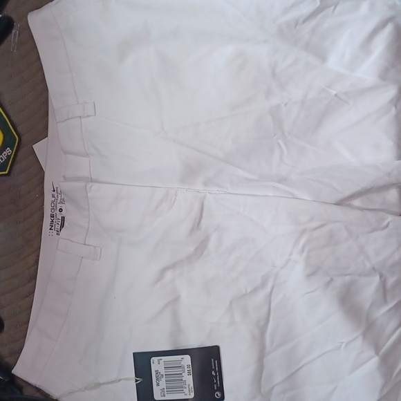 Nike Women's sz 6 golf shorts $85 - Picture 3 of 6